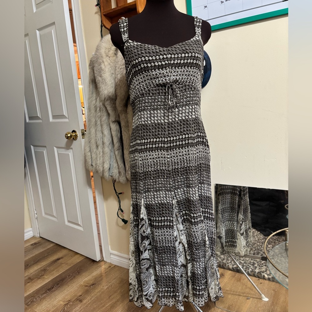 Nine West 100% Silk Brown and White Geometric Maxi Dress